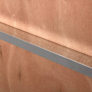 Banco de trabajo Kinbin de acero inoxidable con estructura de madera reforzada de alta calidad, con patas ajustables. - Product Image 4