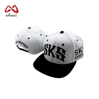 Gorras de ala plana bordada en 3D, gorras de estilo hip hop con 6 paneles, diferentes tipos de diseños personalizados de fábrica