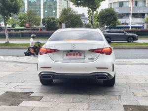El 2024 <span class=keywords><strong>Mercedes</strong></span>-Ben-z <span class=keywords><strong>Clase</strong></span> <span class=keywords><strong>C</strong></span> C260L Sport Hybrid Luxury Midsize Car cuenta con asientos de cuero de cinco asientos - Product Image 5
