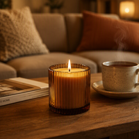 Bouteilles en verre à rayures verticales gaufrées de luxe, pots à bougies en verre vides avec couvercles pour la décoration de la maison