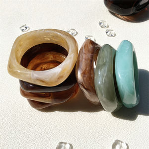 UJBOX, pulsera Gros colorida crema marrón, joyería acrílica para mujer, brazaletes de resina lúcida, accesorios para mujer, joyería llamativa - Product Image 1