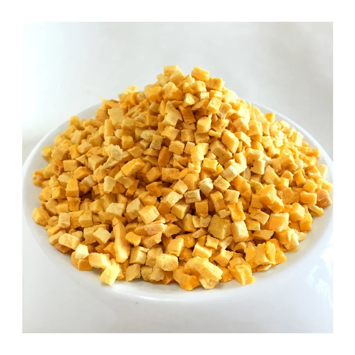 China crispy green foods freeze dried peach pieces FD dried fruits snack sweet yellow peach cubes 5mm with bulk carton package