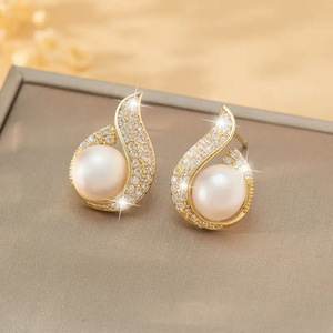 Orecchini a perla a spirale a goccia stile vintage Hong Kong, gioielli a forma di fiamma dorata per donna, da indossare tutti i giorni, per feste, idea regalo - Product Image 1