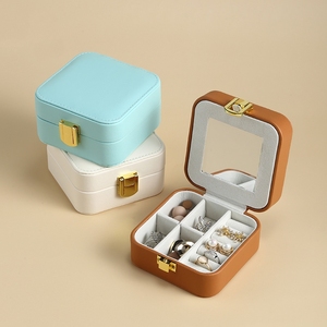 Estuche para Joyas de Material PU con Tapa Abatible y Espejo, Estuche de Almacenamiento de Joyas, Estuche Multifuncional para Joyas Personalizado al Menor Grado - Product Image 1