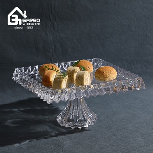Assiette à fruits en verre transparent à <span class=keywords><strong>pieds</strong></span>, design élégant, vente en gros, grande assiette carrée en verre pour mariages et événements - Product Image 1