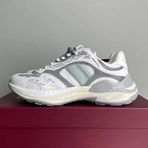 Chaussures de créateur pour hommes, chaussures de mode respirantes, baskets de basketball avec antidérapant et désodorisant pour hommes - Product Image 1