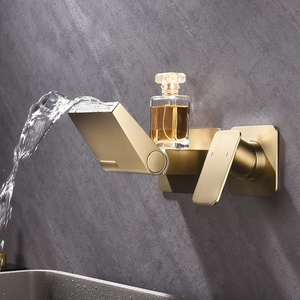 Grifo de lavabo de pared monomando de cobre puro de lujo ligero con pantalla digital, para agua fría y caliente, tipo cascada, de cerámica - Product Image 1