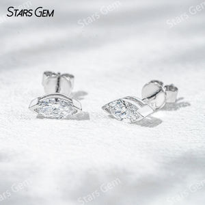 Boucles d'oreilles unisexes de luxe Starsgem en or massif 18 carats avec diamant de laboratoire taille marquise 0,6 ct 3,5x7 mm, couleur D - Product Image 2