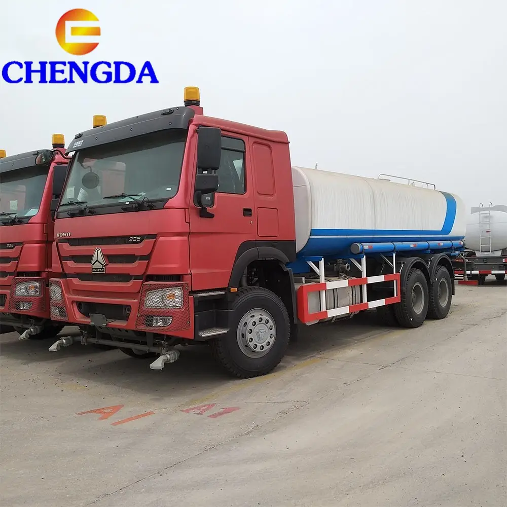 Camion-citerne à eau Howo d'occasion Sinotruck à arroser 20 CBM 6x4