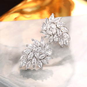 Orecchini a Perno con Foglie e Fiori per Donne, Stile Coreano, Gioielli Floreali a Petalo, Regalo Quotidiano - Product Image 6