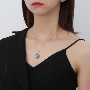 Nuevo Collar con Colgante de Disco Redondo en Blanco, Colgante con Joyas, Acero Inoxidable, Collar Sencillo con Signos del Zodíaco - Product Image 5