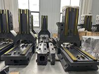 Centro de Mecanizado Vertical CNC VMC1050 BT40, Fresadora de Alta Precisión, Directo de Fábrica para Piezas de Automóviles y Moldes