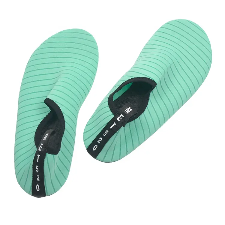 Zapatos de playa antideslizantes con logotipo personalizado para hombre y mujer, calzado de natación, color verde y azul