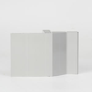 Profilé d'extrusion en aluminium automobile léger et haute résistance sur mesure pour les boîtiers de batteries de véhicules électriques et les cadres structurels - Product Image 5