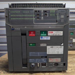 Interruptor de Circuito Original Nuevo D1BACDB0EACE0HDEMAX E1 800A PR121PLSI para PLC - Product Image 1