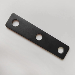Placa de conexión de tres orificios YihuaXing de metal negro mate de hierro de 20*90*2.8 para sujetadores automotrices - Product Image 2