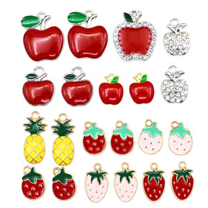Colgantes con temática de frutas, dijes de aleación de zinc con forma de manzana, piña y fresa para hacer joyería DIY, accesorios unisex - Product Image 1