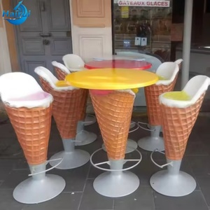 Decorazione Natalizia da Esterno, Sedia e Tavolo in Fibra di Vetro a Forma di Gelato per Esposizione in Negozio, Statua Decorativa - Product Image 5