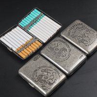 Étui à cigarettes en métal de style rétro de luxe pour hommes, portable et résistant à la pression, design à rabat, étui de rangement en métal