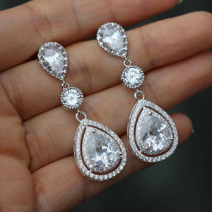 Eleganti Orecchini Pendenti in Cristallo Placcati Oro Bianco per Donne, Gioielli in Argento 925 con Strass a Goccia Classici per Matrimonio - Product Image 3