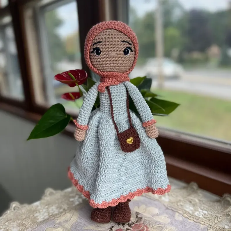 LEVIN Custom Islamic doll Hijab crochet doll, Eid gift, amigurumi muslim doll,