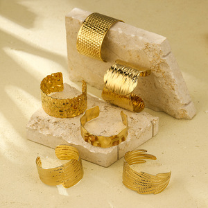 Thời Trang Mỹ thép không gỉ Bangles Thiết kế quyến rũ Vàng Xếp Li 18K unisex phóng đại Chunky có thể điều chỉnh <span class=keywords><strong>Cuff</strong></span> Vòng đeo tay - Product Image 1