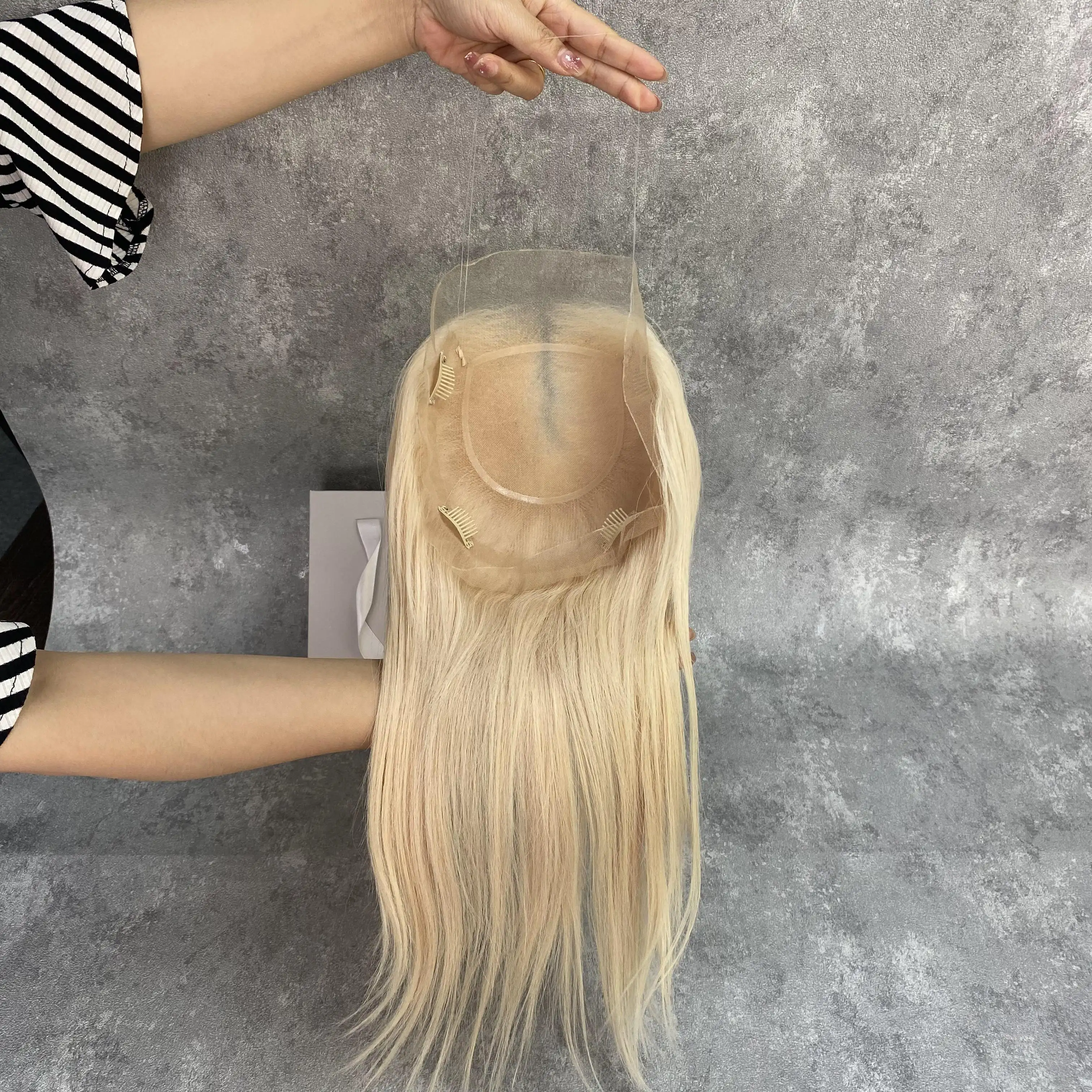 Nouvelle conception Mini perruque 4*4 pouces Mono Top Lace Front topper 8*8 pouces colle moins 100% Mono avec dentelle cheveux humains Topper pour les femmes