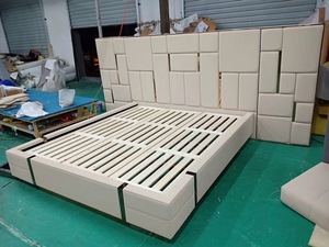 Nội Thất Biệt Thự Ý Bộ Giường Cỡ King Bằng Da - Product Image 2