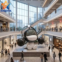 Sculpture d'astronaute 3D en fibre de verre sur mesure de grande taille pour la décoration intérieure, statue d'art IP noir et blanc avec finition peinte