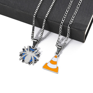 Collier Pendentif Personnalisé avec Symboles pour la Saint-Valentin, en Acier Inoxydable, Bijou Homme avec Logo Personnalisé - Product Image 4
