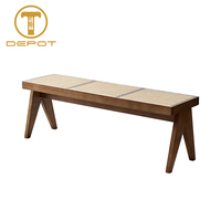Chaises de restaurant en bois massif avec assise en rotin, design nouveau, structure en bois, pieds triangulaires stables