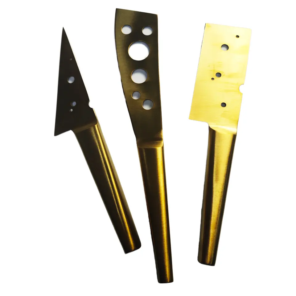 Ensemble de trois couteaux de cuisine essentiels en acier inoxydable doré pour un usage quotidien pour le fromage et d'autres préparations alimentaires
