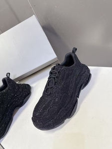Wholesale top-quality luxurious and fashionable casual <b>shoes</b> in solid colors with thick soles, suitable for sports activities. - Product Image 2