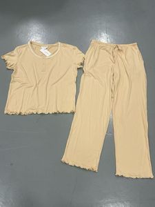 Ensemble de pyjamas en coton pour femmes de haute qualité en surplus - Surplus d'usine de marques européennes/américaines - Product Image 4