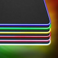 Tapis de souris RGB avec éclairage LED sur les bords, surface douce, base en caoutchouc antidérapante pour configuration de jeu