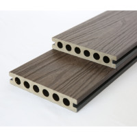 Planche composite bois-plastique co-extrudée KSL pour terrasse extérieure, étanche, à surface lisse et creuse, avec motif 3D en relief