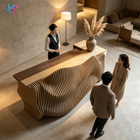 Bureau d'accueil professionnel haut de gamme en bois, design en forme de I, écologique, durable, moderne, pour salon, cabinet dentaire, salle de sport, centre commercial, bar