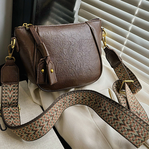 2025 New Arrival Premium Minimalist A Chic Retro Inspired Bucket Bag for Women Featuring Wide <b>Shoulder</b> <b>Straps</b> - Product Image 6