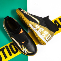 Chaussures de football à enfiler ZHENZU pour jeunes, respirantes, confortables, légères, antidérapantes, imperméables, faible MOQ, sans lacets