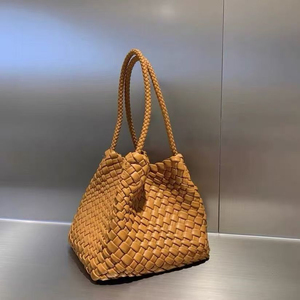 Sac panier en cuir tressé artisanal haut de gamme pour femme, grande capacité, souple, à porter à la main, style mini dumpling, pour mère et fille - Product Image 5