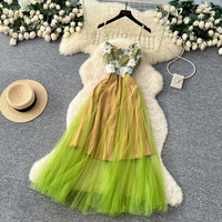Robe longue décontractée pour femme WIWT, élégante, à fines bretelles, avec appliques florales en dentelle, coupe trapèze en tulle, idéale pour les fêtes, les vacances et le quotidien