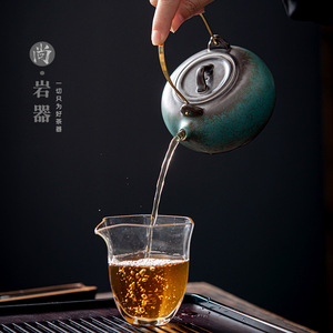 Juego de té estilo japonés con tetera y tazas, pequeño juego de cerámica para uso doméstico, diseño retro simple para preparar té en la sala de estar. - Product Image 4