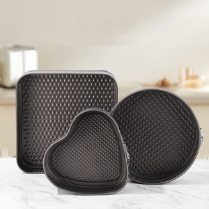 Plaques de cuisson fiables en acier au carbone avec boucle à <span class=keywords><strong>action</strong></span> rapide pour démouler facilement les gâteaux éponge et les desserts mousse - Product Image 1