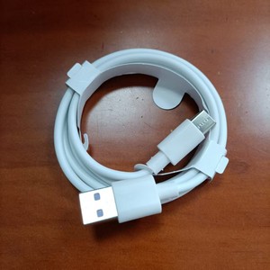 Cable de datos tipo C, cable de carga universal blanco para teléfonos Android, conector USB - Product Image 4