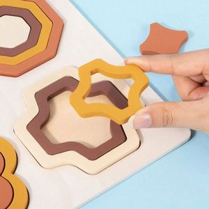 Rompecabezas de Clasificación de Formas de Flores en Color Beige Marrón Natural para el Desarrollo de la Motricidad Fina y el Reconocimiento de Colores para Niños Pequeños de 24 Meses - Product Image 5