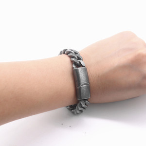 Bracelet chaîne en acier inoxydable Yunnique pour hommes, métal 316L, finition vieillie, design géométrique, bijoux tendance fabriqués à Guangzhou - Product Image 4