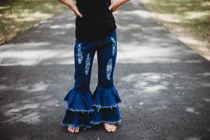 กางเกงยีนส์เด็กทรงขาบานสีน้ำเงินกรมท่า เอวยางยืด สำหรับเด็กผู้หญิง รุ่น PRO Toddler Bell-Bottom พร้อมระบาย - Product Image 2