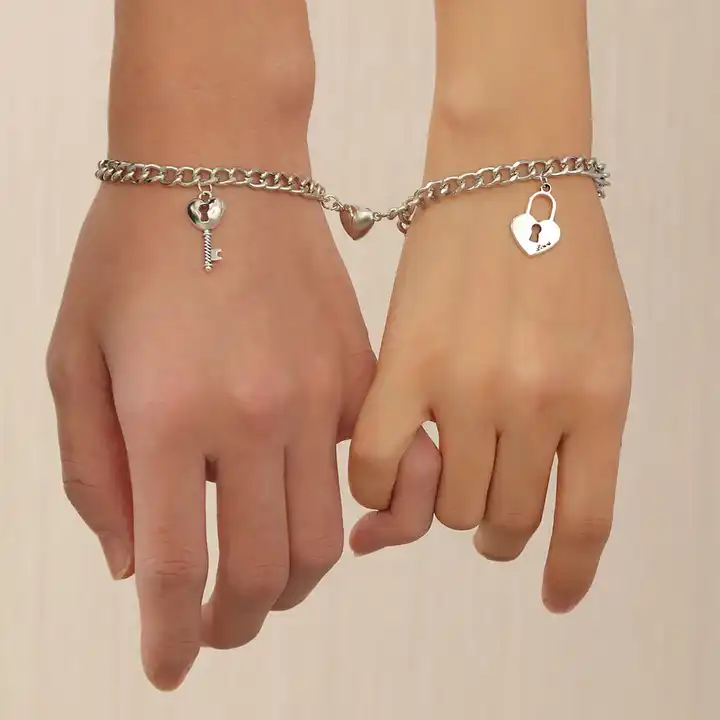 Tiffany & Co Heart Key Bracelet Keyhole Charm Bangle Link Chain Gift Pouch  T Co