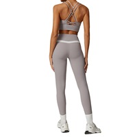YIYI Groothandel Comfortabele Gym Fitness Sets Zacht Met Zakken Leggings Sets Dames Yoga Compressie Sportkleding Set