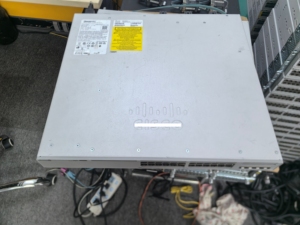 สวิตช์เครือข่าย C9300L-24P-4X-E กิกะบิตอีเธอร์เน็ต 24 พอร์ต แคตาลิสต์ 9300 สวิตช์อัปลิงค์คงที่ 24 พอร์ต PoE+ อัปลิงค์ 4X10G - Product Image 4